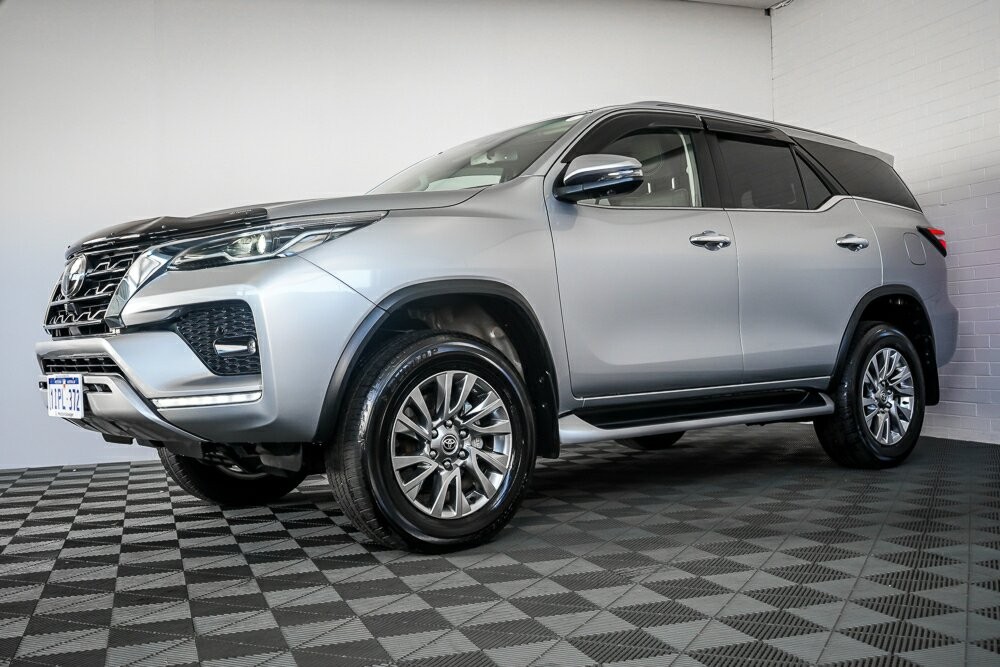 Toyota Fortuner image 4
