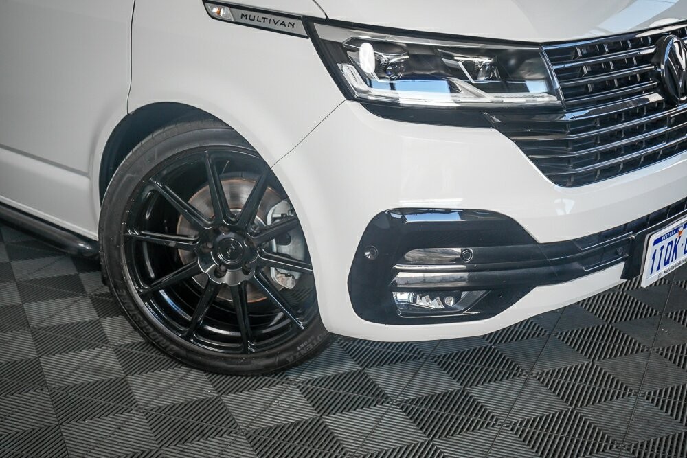 Volkswagen Multivan image 2