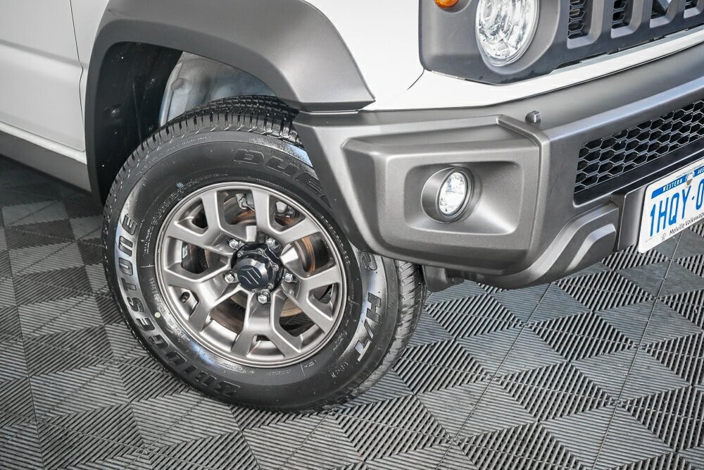 Suzuki Jimny image 2