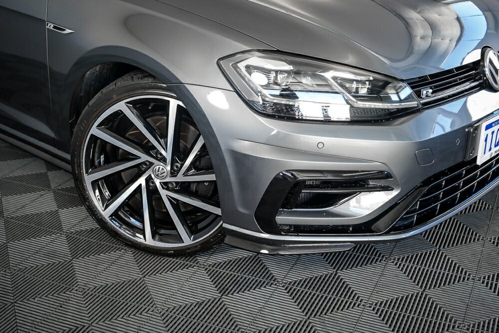 Volkswagen Golf image 2