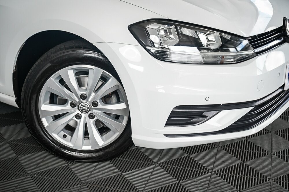 Volkswagen Golf image 2