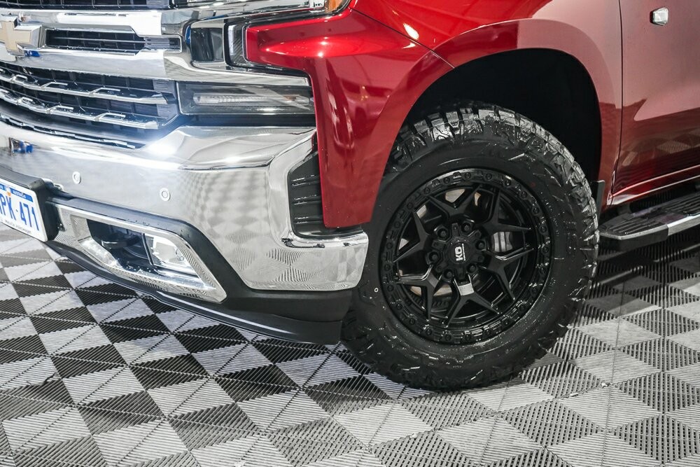 Chevrolet Silverado image 2