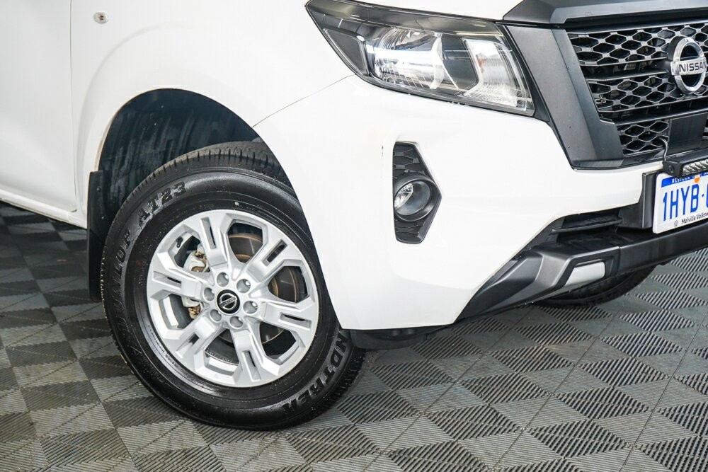Nissan Navara image 2