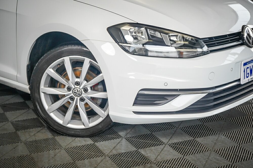 Volkswagen Golf image 2