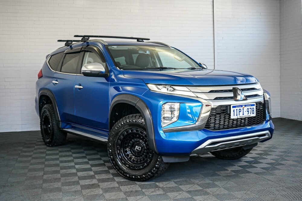 Mitsubishi Pajero Sport image 1