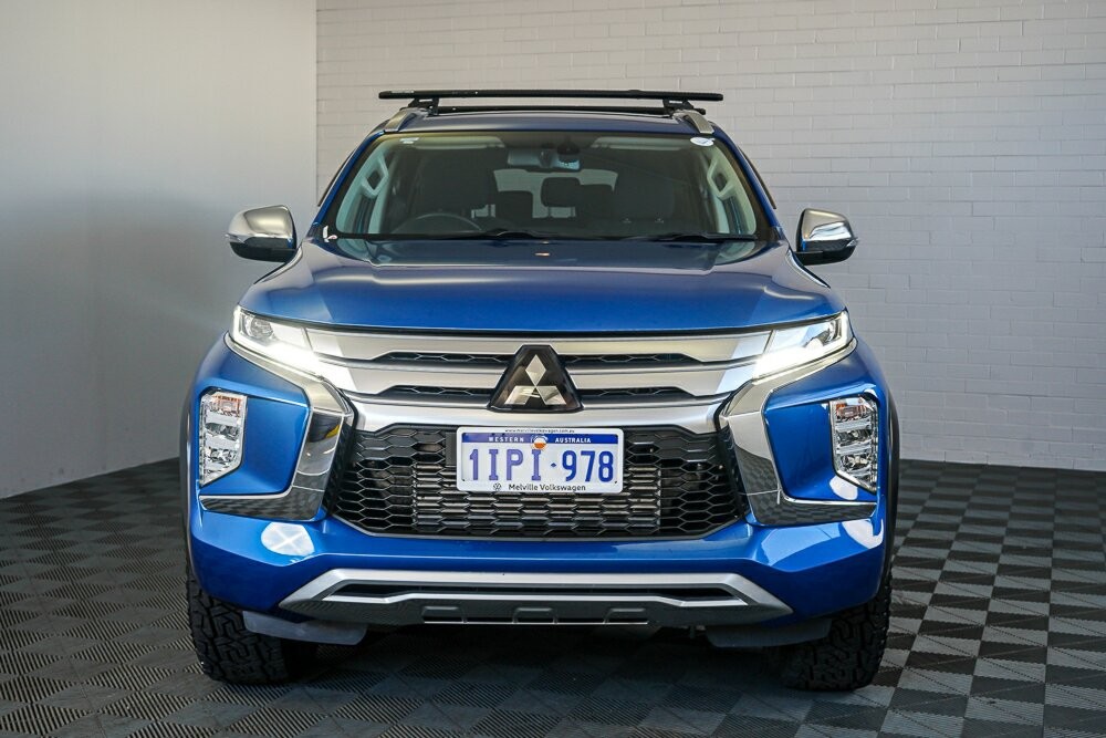 Mitsubishi Pajero Sport image 3