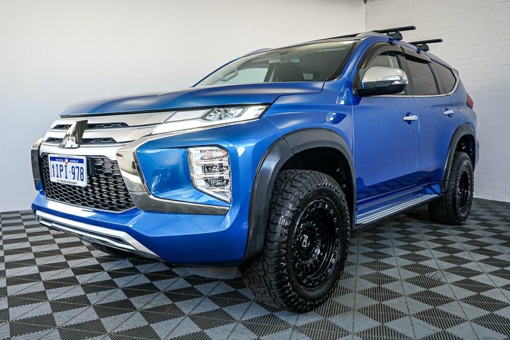 Mitsubishi Pajero Sport image 4