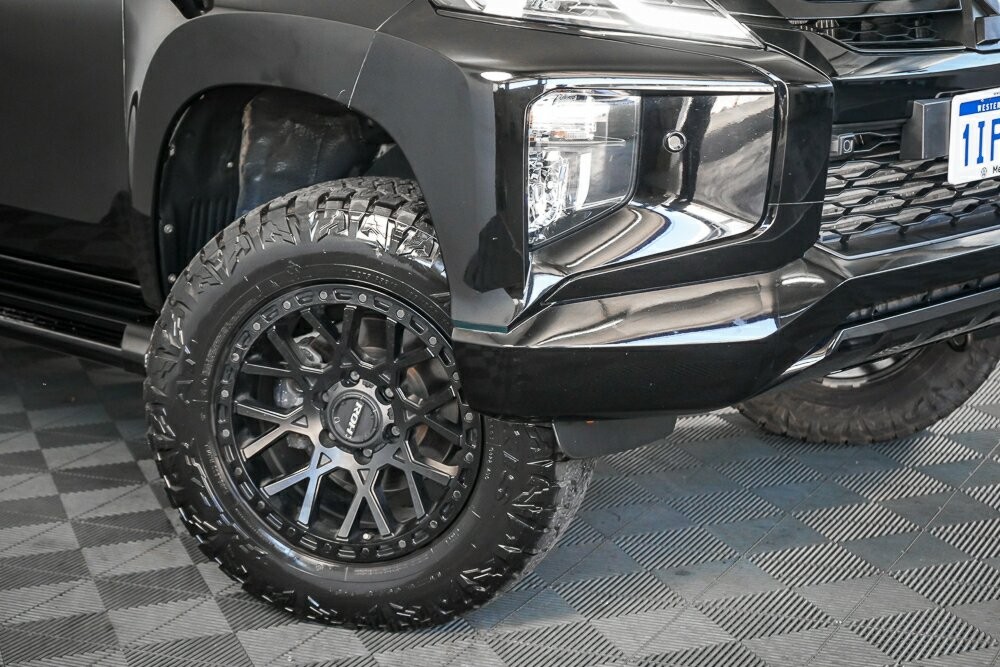 Mitsubishi Triton image 2