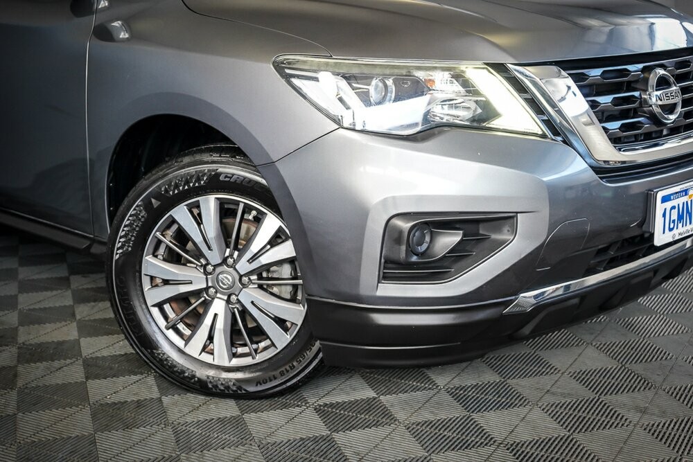 Nissan Pathfinder image 2