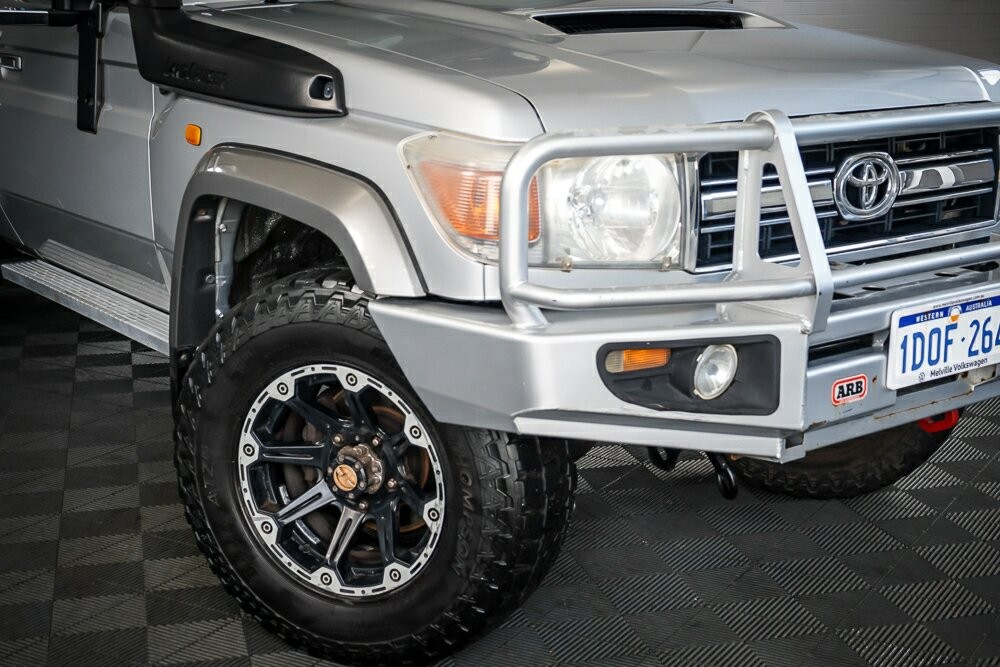 Toyota Landcruiser image 2