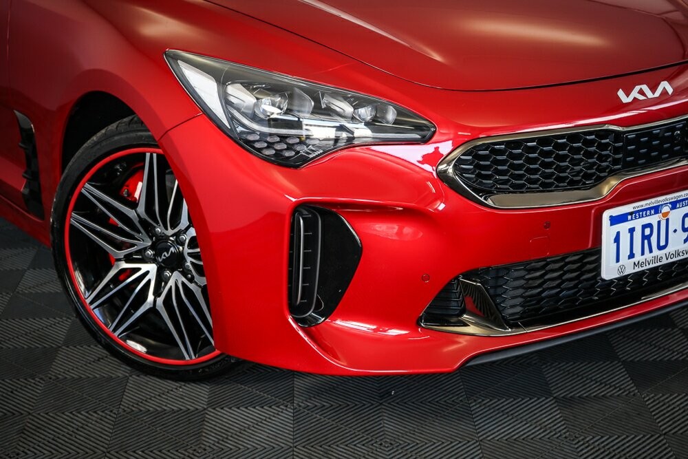 Kia Stinger image 2