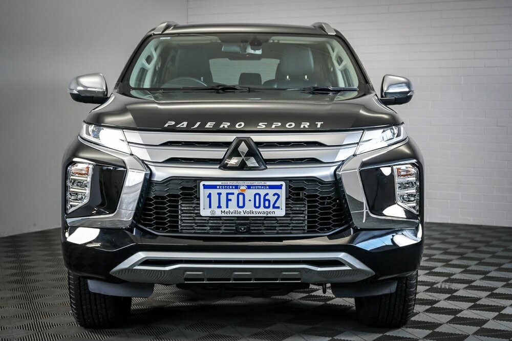 Mitsubishi Pajero Sport image 3