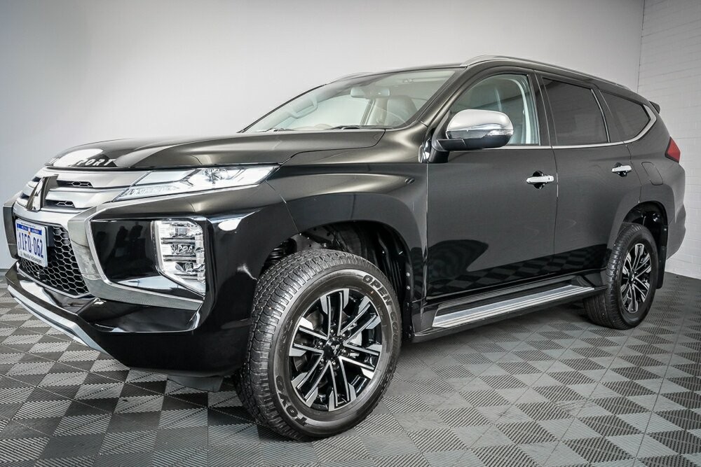 Mitsubishi Pajero Sport image 4