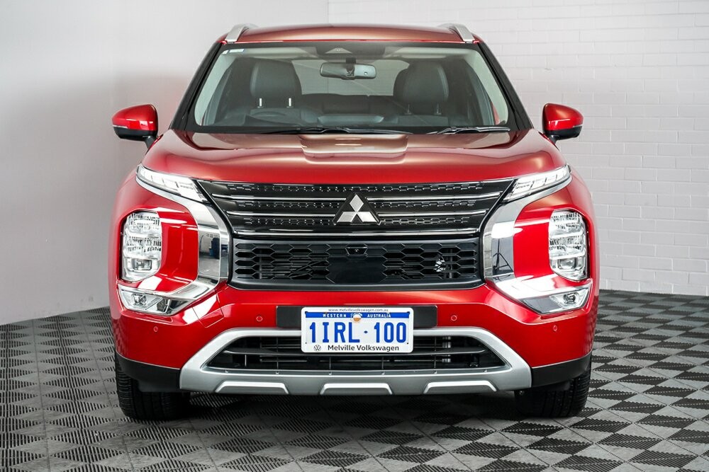 Mitsubishi Outlander image 3