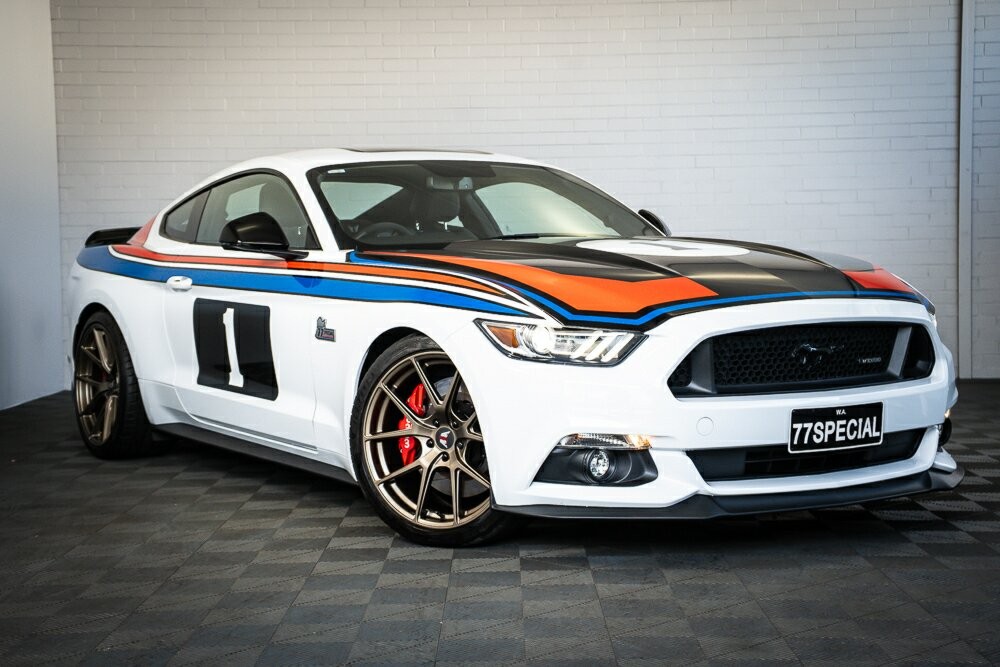 Ford Mustang image 1