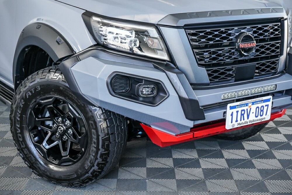 Nissan Navara image 2