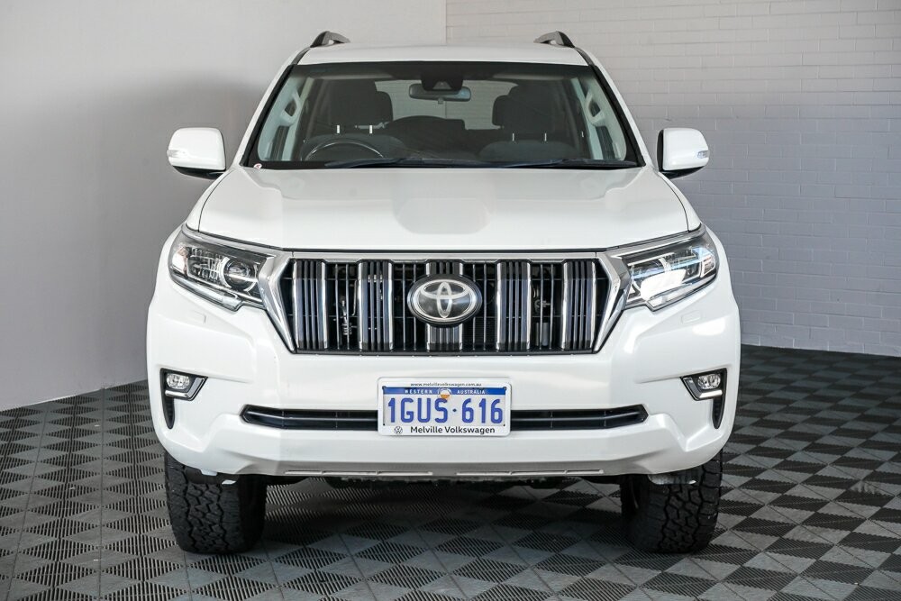 Toyota Landcruiser Prado image 2