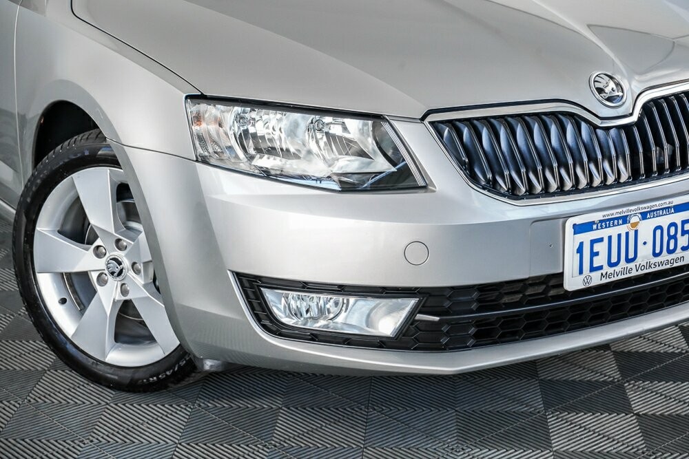 Skoda Octavia image 2