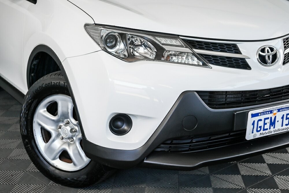 Toyota Rav4 image 2