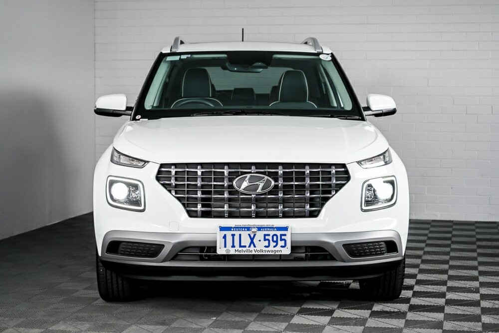 Hyundai Venue image 3
