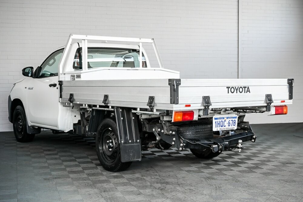 Toyota Hilux image 4