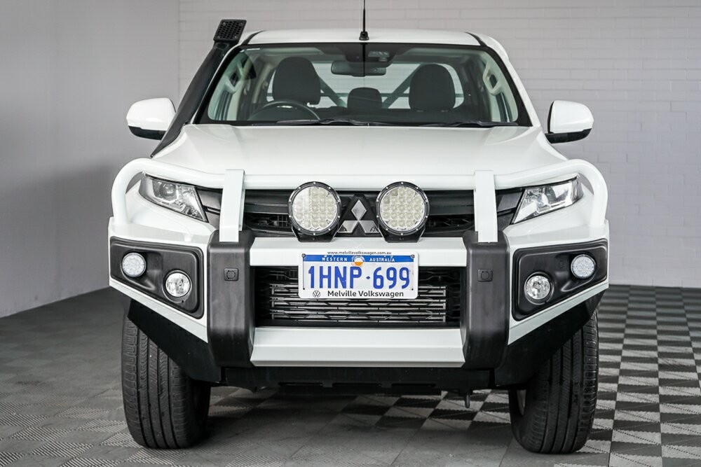 Mitsubishi Triton image 3