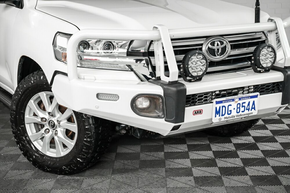 Toyota Landcruiser image 2
