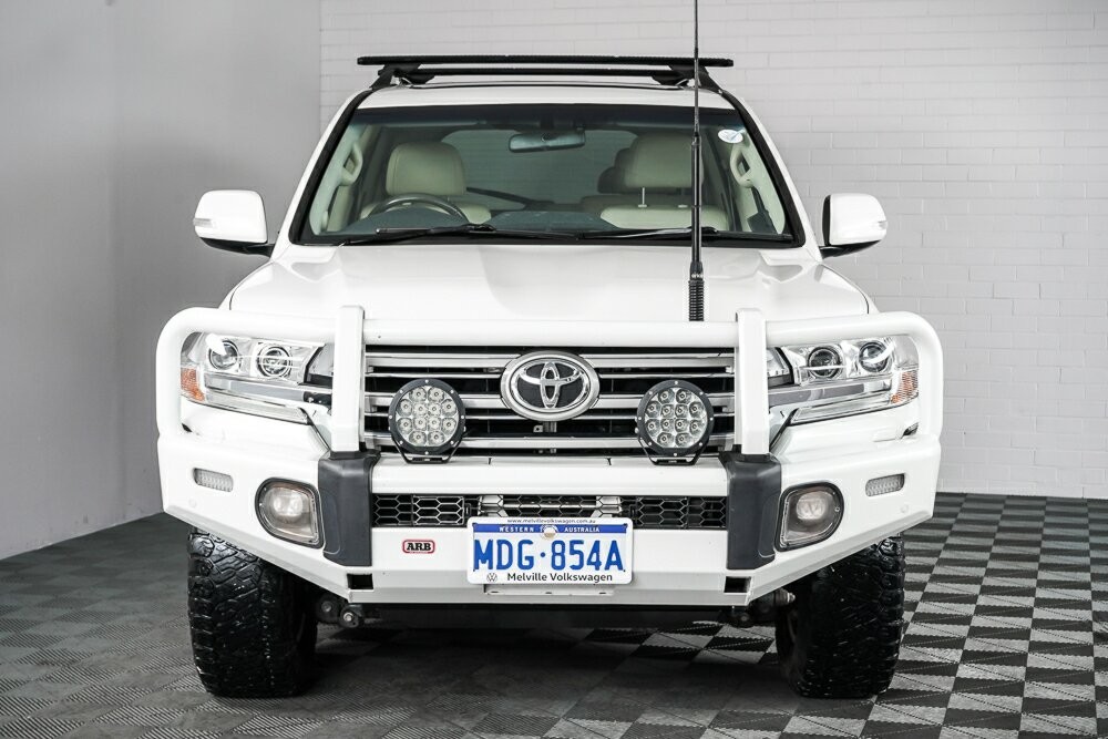 Toyota Landcruiser image 3