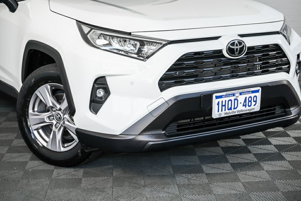 Toyota Rav4 image 2
