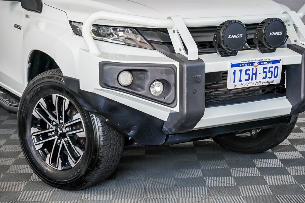 Mitsubishi Triton image 2