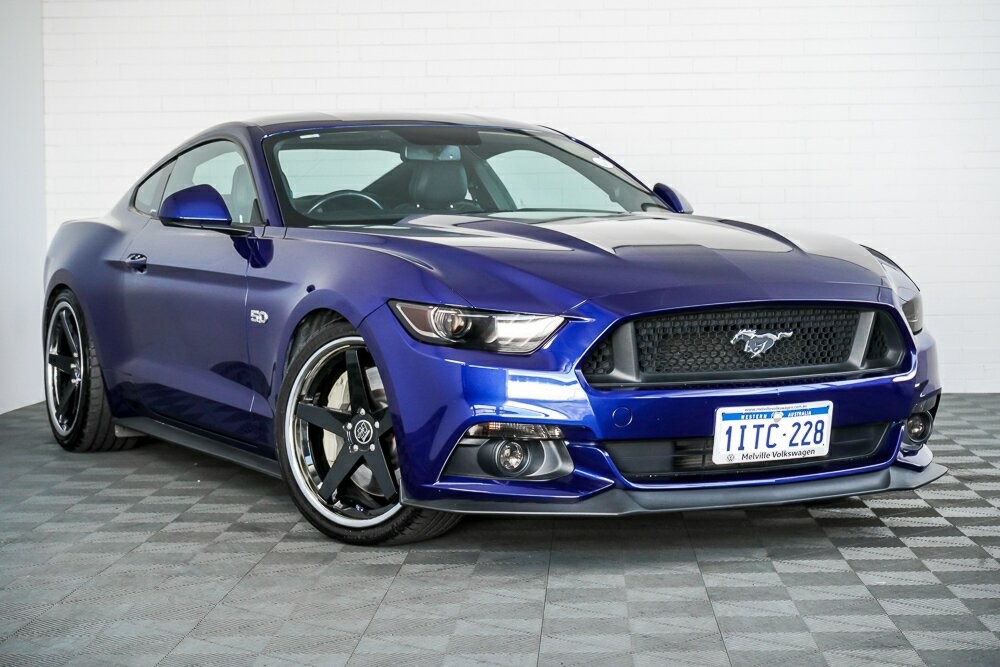 Ford Mustang image 1