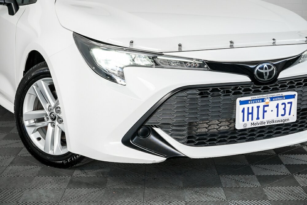 Toyota Corolla image 2