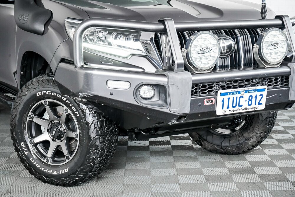 Toyota Landcruiser Prado image 2