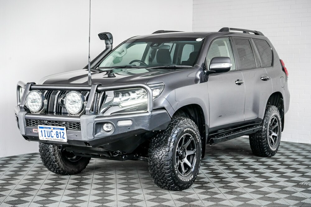 Toyota Landcruiser Prado image 4