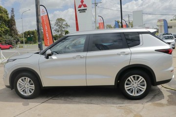https://vehicle-cdn.autoleague.cloud/28156_22930576_16.jpg