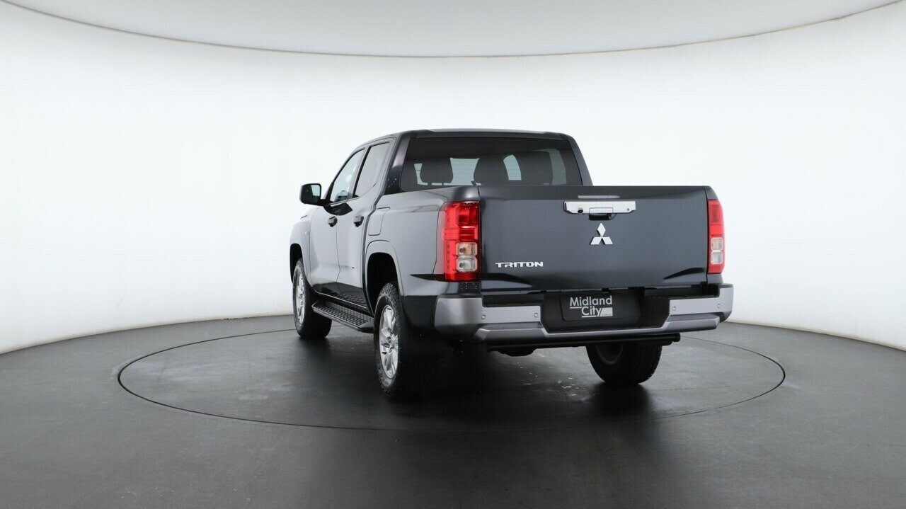 Mitsubishi Triton image 4