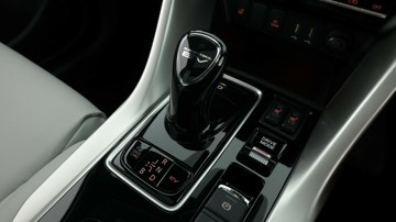 https://vehicle-cdn.autoleague.cloud/28156_2950467_28.jpg