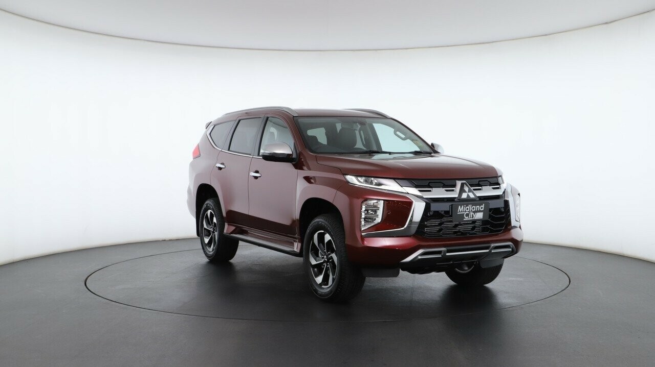 Mitsubishi Pajero Sport image 4