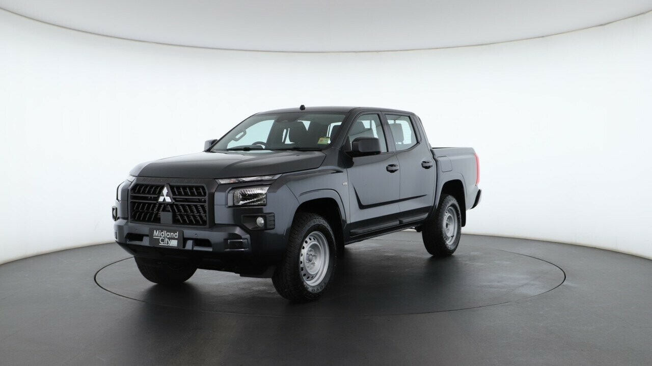 Mitsubishi Triton image 2