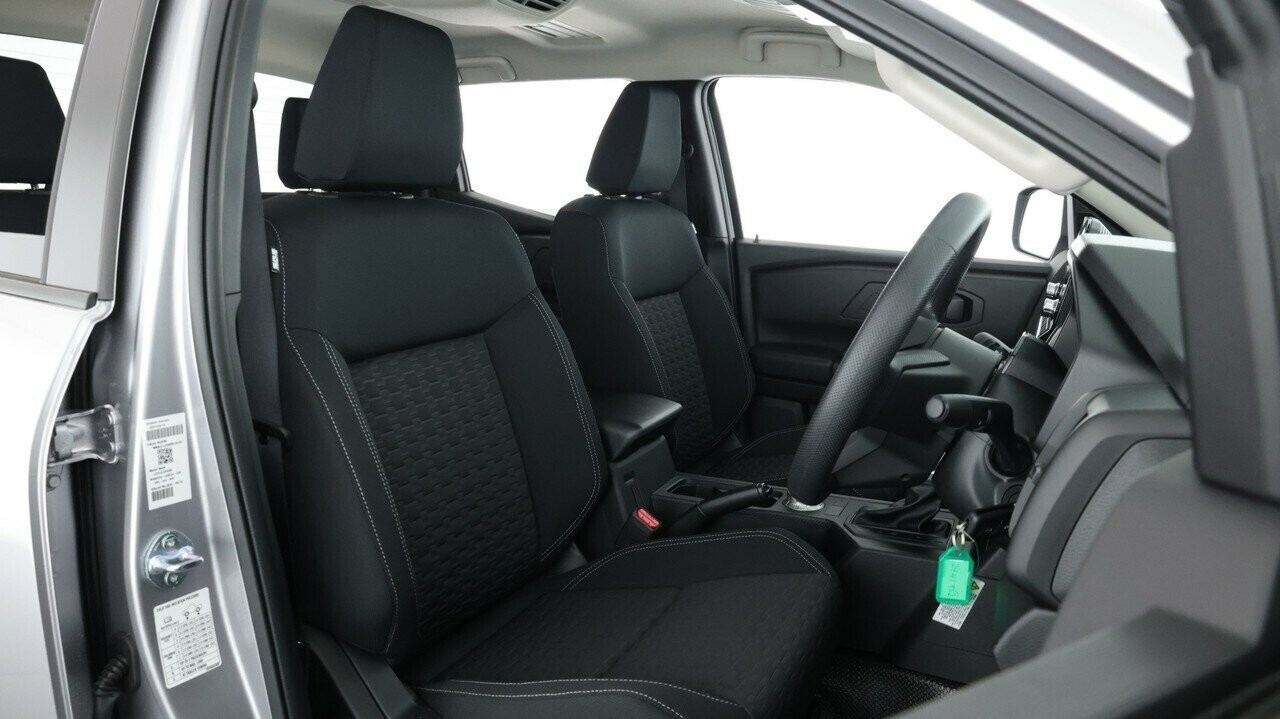 Mitsubishi Triton image 2