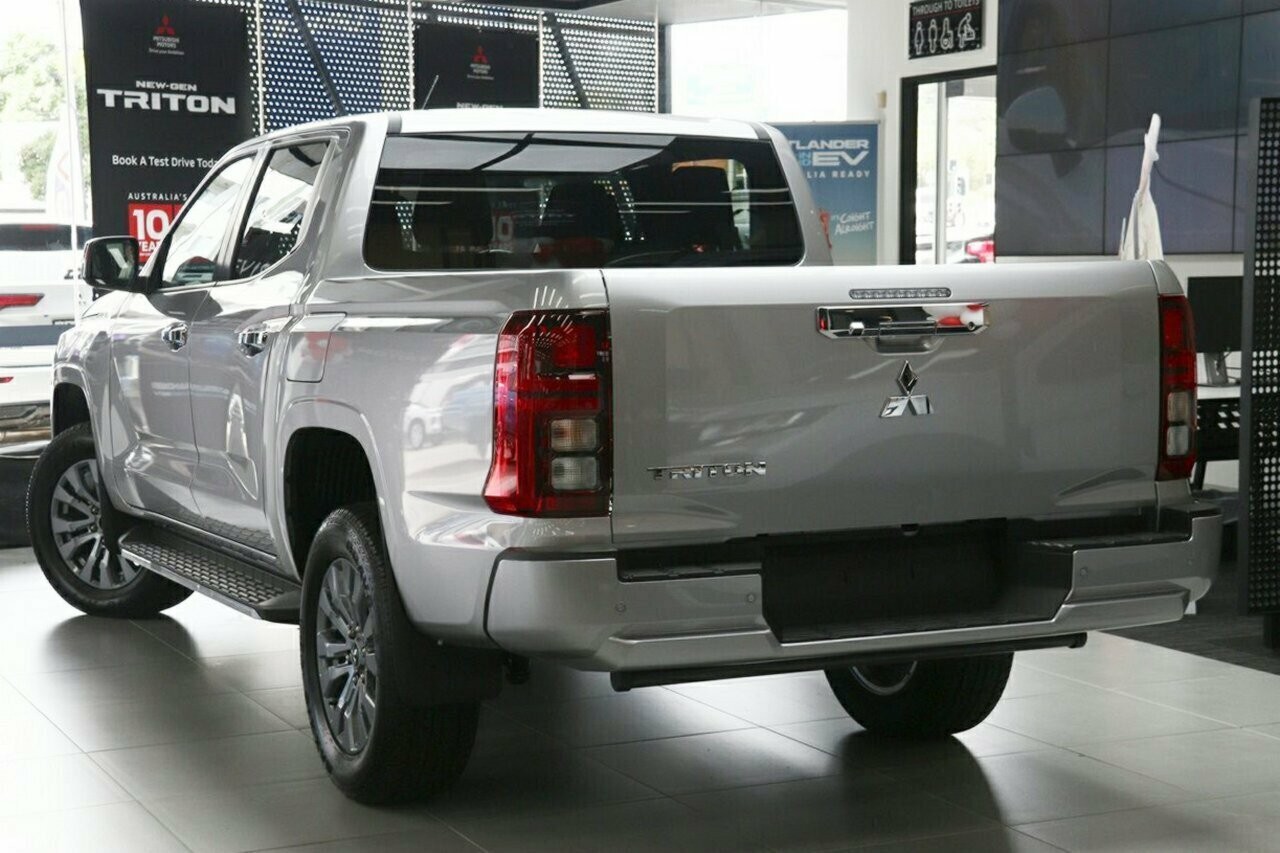 Mitsubishi Triton image 3