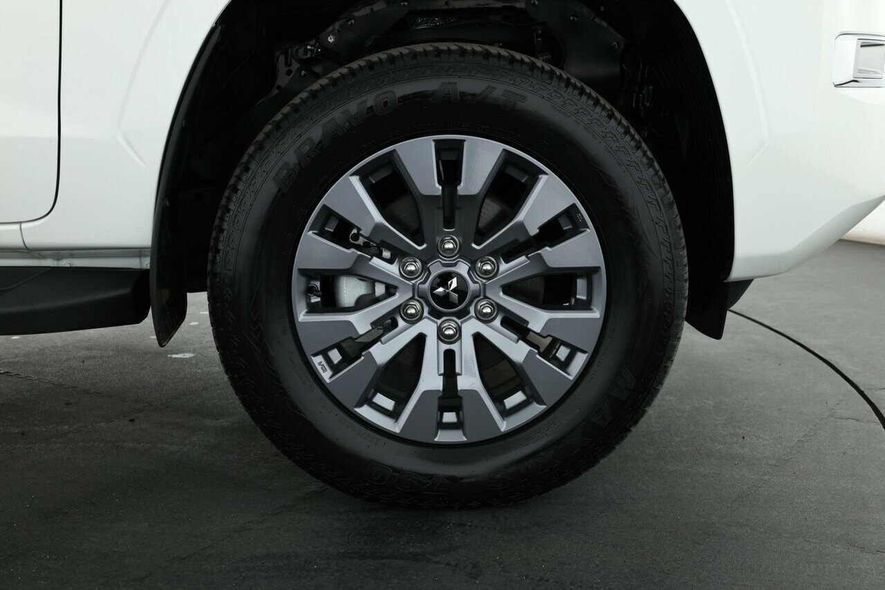 Mitsubishi Triton image 3