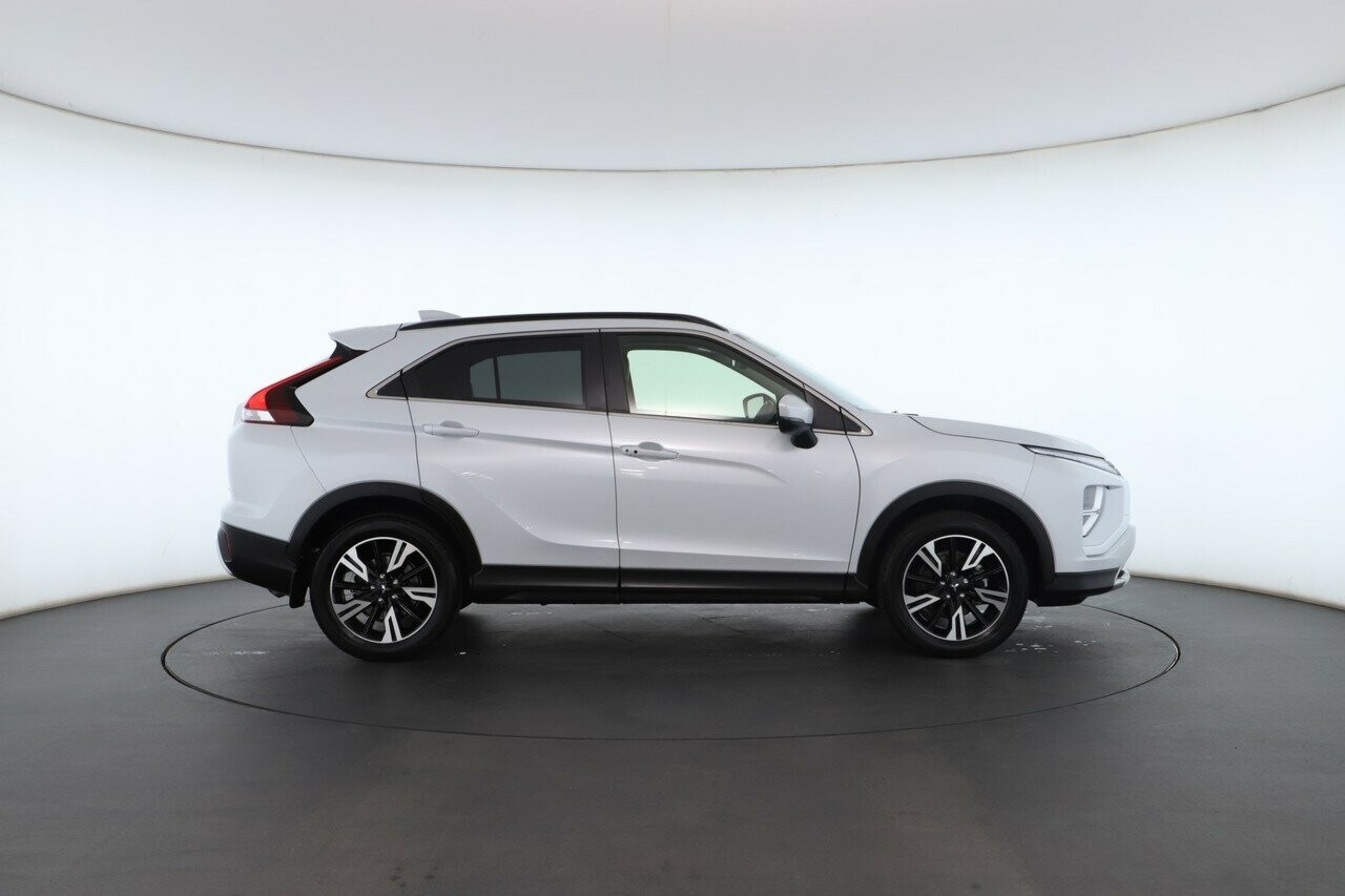 Mitsubishi Eclipse Cross image 2