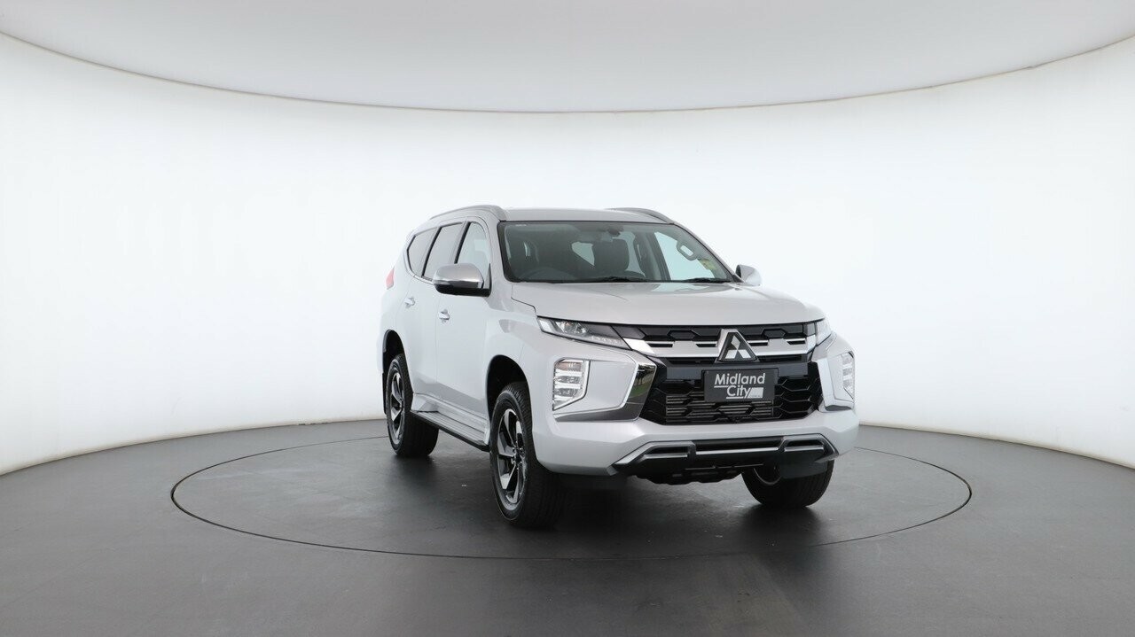 Mitsubishi Pajero Sport image 4