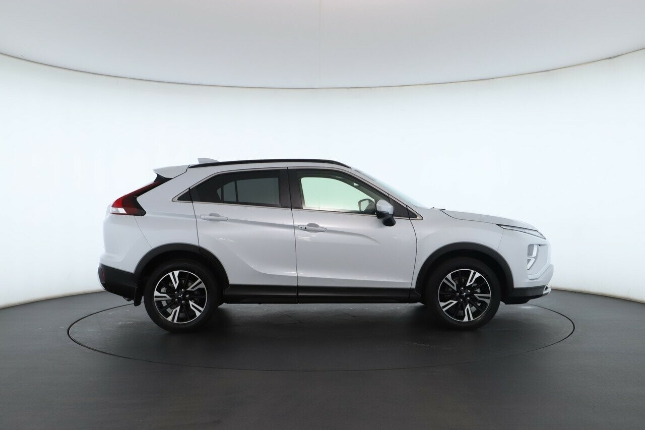 Mitsubishi Eclipse Cross image 2