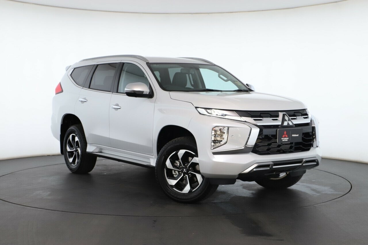 Mitsubishi Pajero Sport image 1