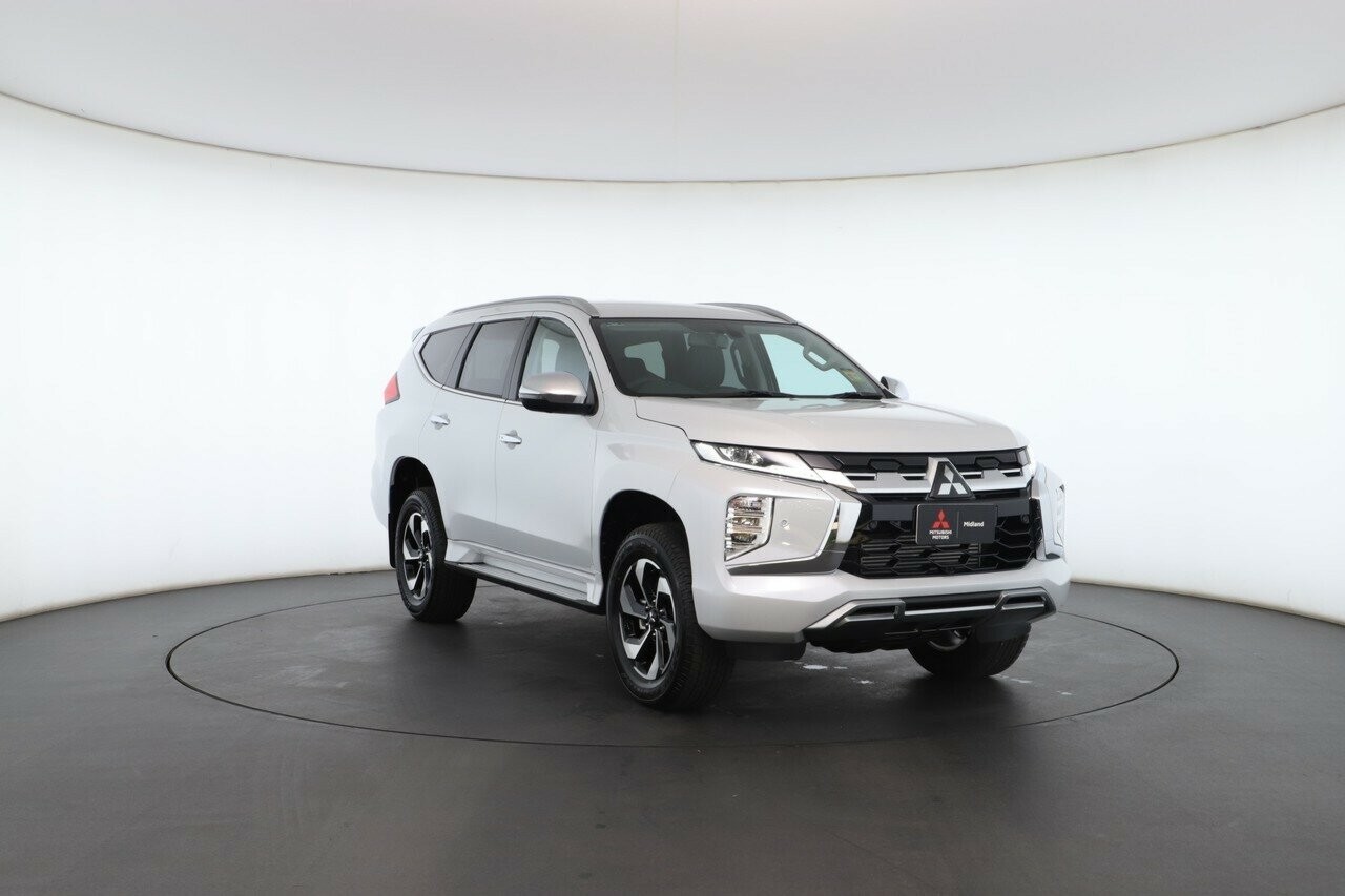 Mitsubishi Pajero Sport image 4