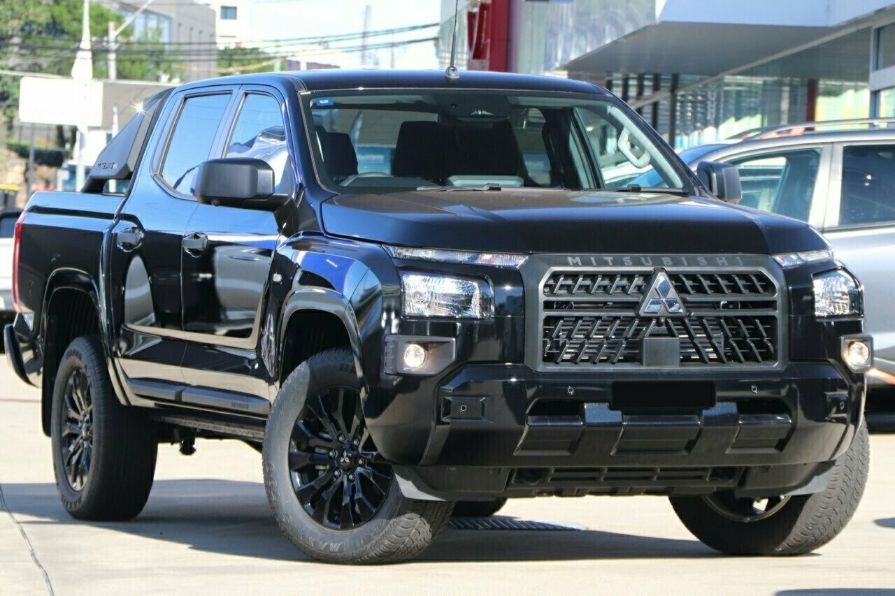 Mitsubishi Triton image 1