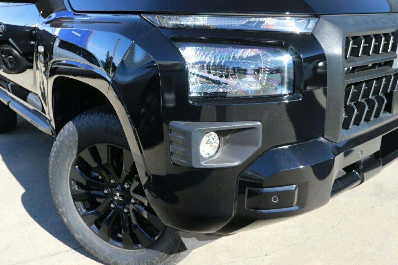 Mitsubishi Triton image 2