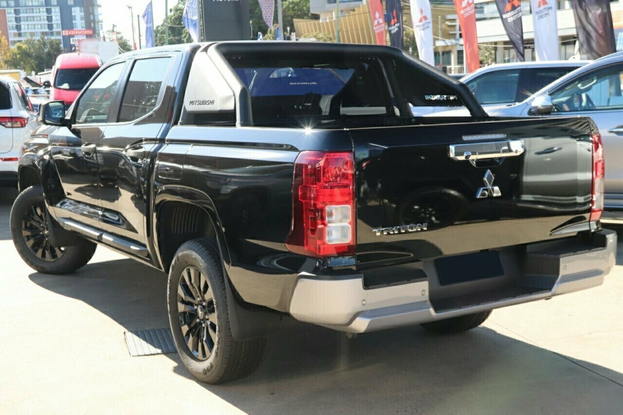 Mitsubishi Triton image 3